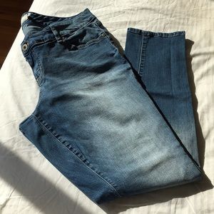 Torrid Boyfriend Jeans Mid Rinse Size 12R